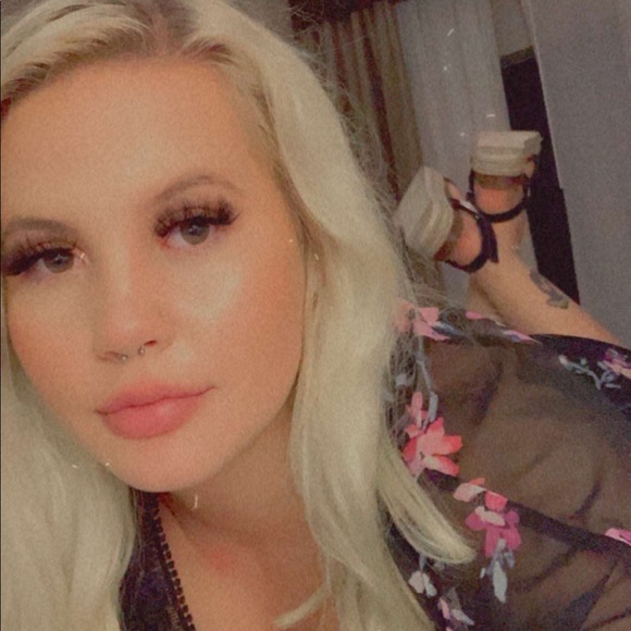 Meet your Posher, Cassidy - Picture 3 of 7